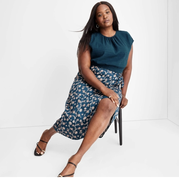 Future Collective Jenny Lopez Short Sleeve Cinched Crop Top Teal Women's 3X NWT - Picture 2 of 4